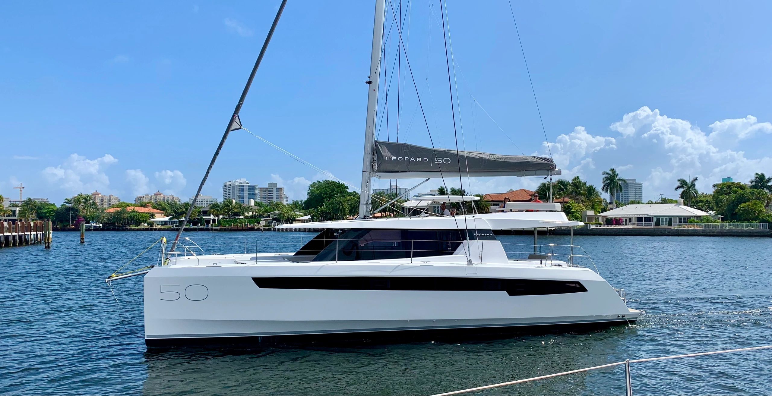 catamaran brokerage